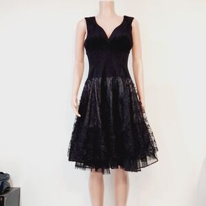Chic Black Lace Mini Dress